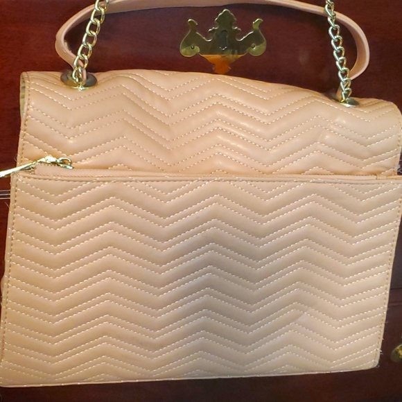 Lovely Tahari purse - Picture 3 of 8